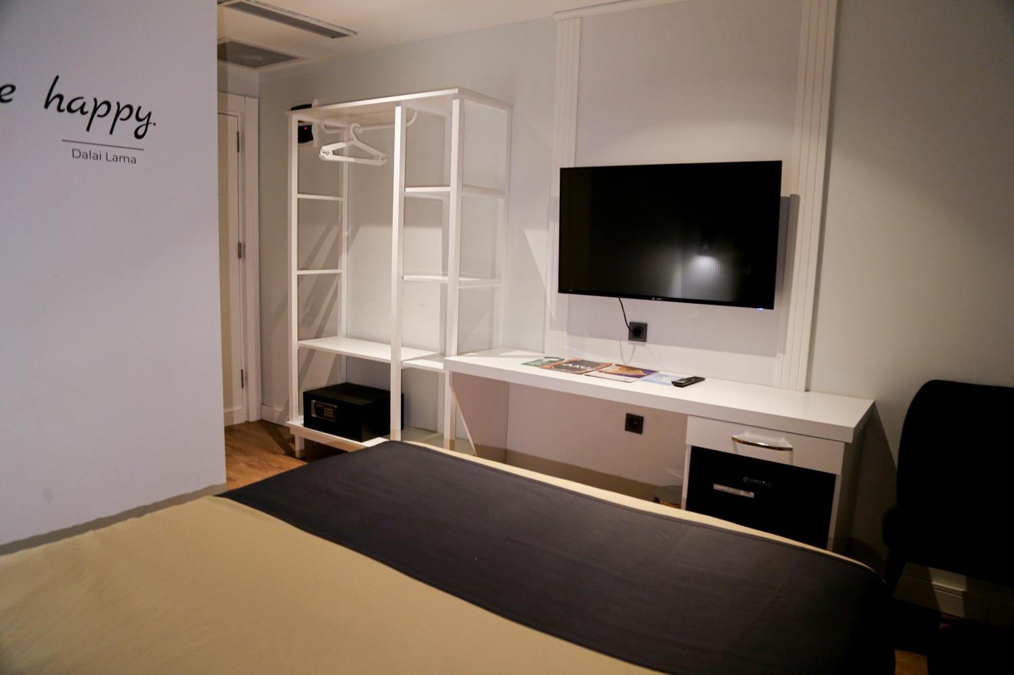 Hotel Axu Airport 5*